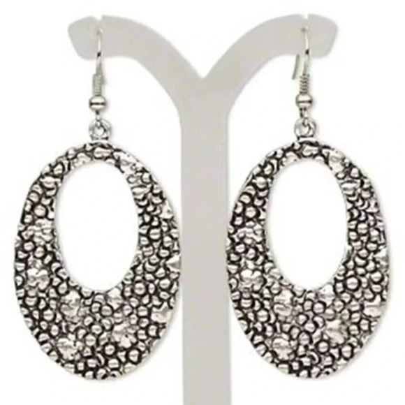 Antique Silver Plated Pebbled Textured Hollow Oval Hoop Dangle Earrings - Picture 1 of 1